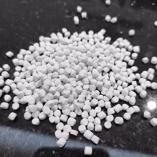 Tubos de alta concentración/Electrodomésticos/Juguetes/Partículas de resina plástica Masterbatch blanco textil