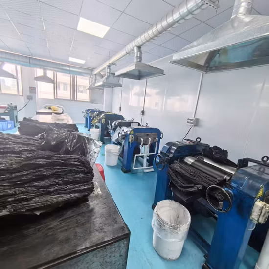 PA8183 Masterbatch de plástico negro de carbón de nailon de poliamida de bajo olor como colorante para compuestos de plástico de ingeniería en piezas de automóviles